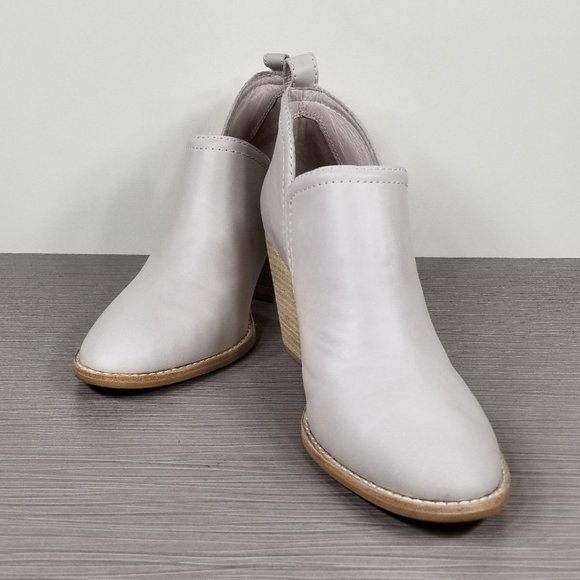 Jeffrey Campbell Rosalee Slip-On Bootie, Ivory Leather, Womens Size 8.5 M - Picture 4 of 13